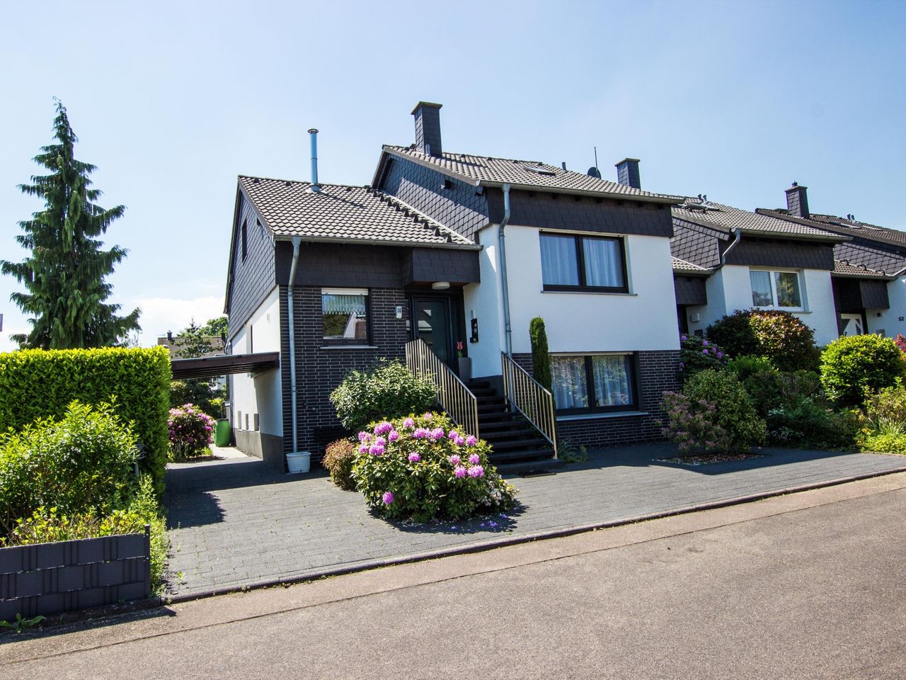 Straßenansicht